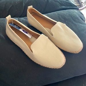 Universal Thread Cream Riley loafers